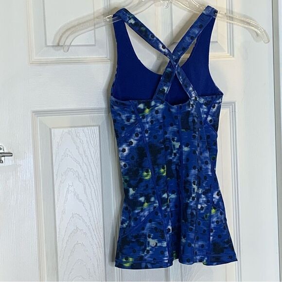 Lululemon Kanto Catch Me Tank Windy Blooms Saphire Blue Multi / Naval Blue SZ 2 - Picture 11 of 11
